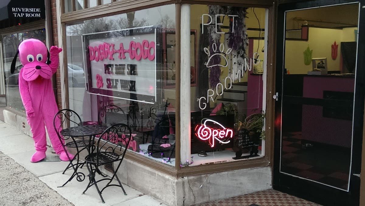 Doggy-A-GoGo Pet Day Spa & Self Wash - Mobile dog grooming in Riverside, ILLINOIS